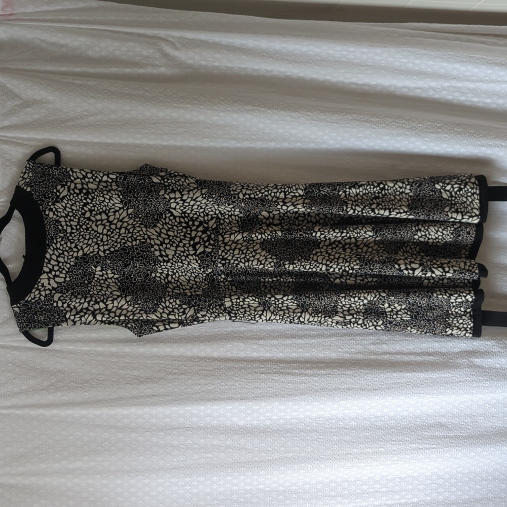White House Black Market Reversible Sleeveless Faux Wrap Dress, Size 14 - Picture 7 of 7